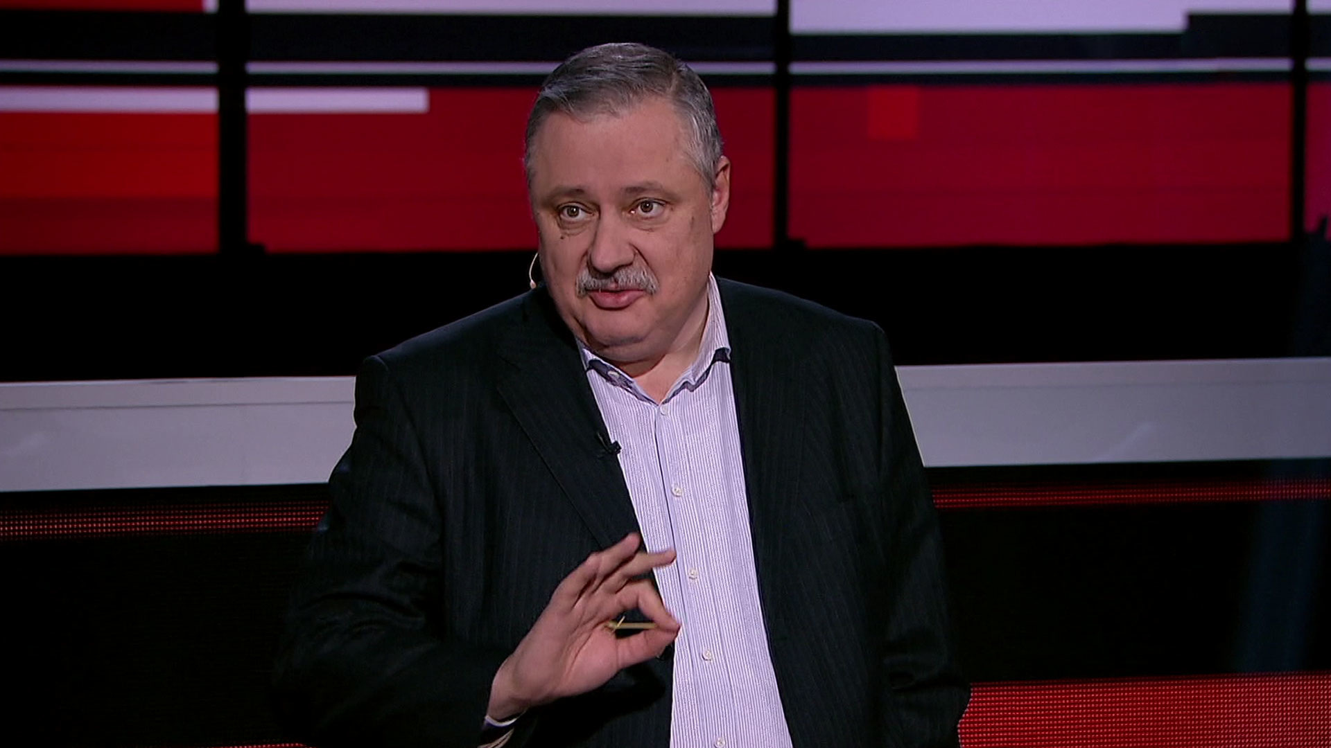 Политолог на шоу у соловьева дмитрий евстафьев. Вечер с владимиром соловьёвым телепередача. Профессор евстафьев. Вечер с владимиром соловьевым шоу. Украинские политологи.