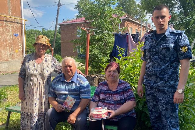 Представители УФСИН России по Омской области поздравили ветеранов УИС с праздниками