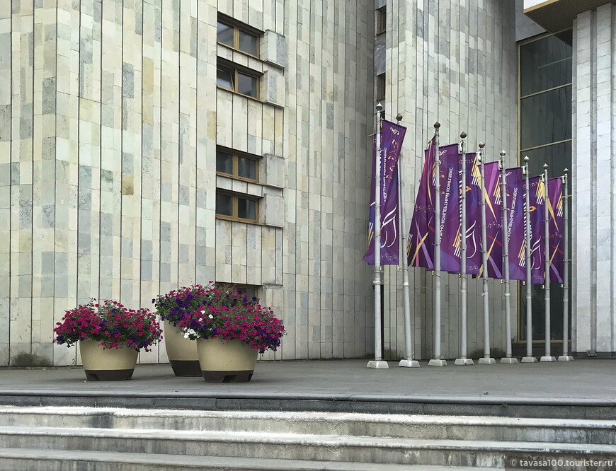 От Аничкова сада до улицы Росси