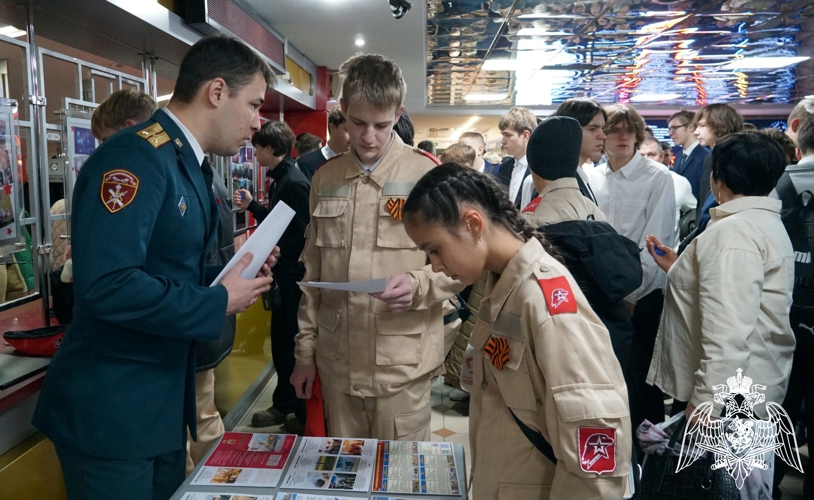 Росгвардейцы приняли участие во всероссийской акции «Есть такая профессия – Родину защищать»