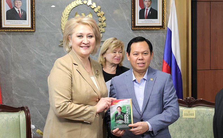 В рамках визита в Республику Индонезия делегация Совета Федерации провела ряд встреч