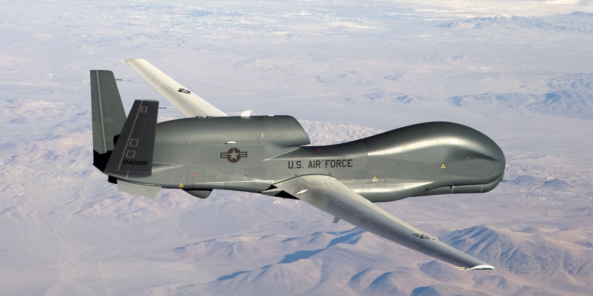 Американский стратегический разведывательный БПЛА RQ-4 Global Hawk - ИноСМИ, 1920, 15.09.2025