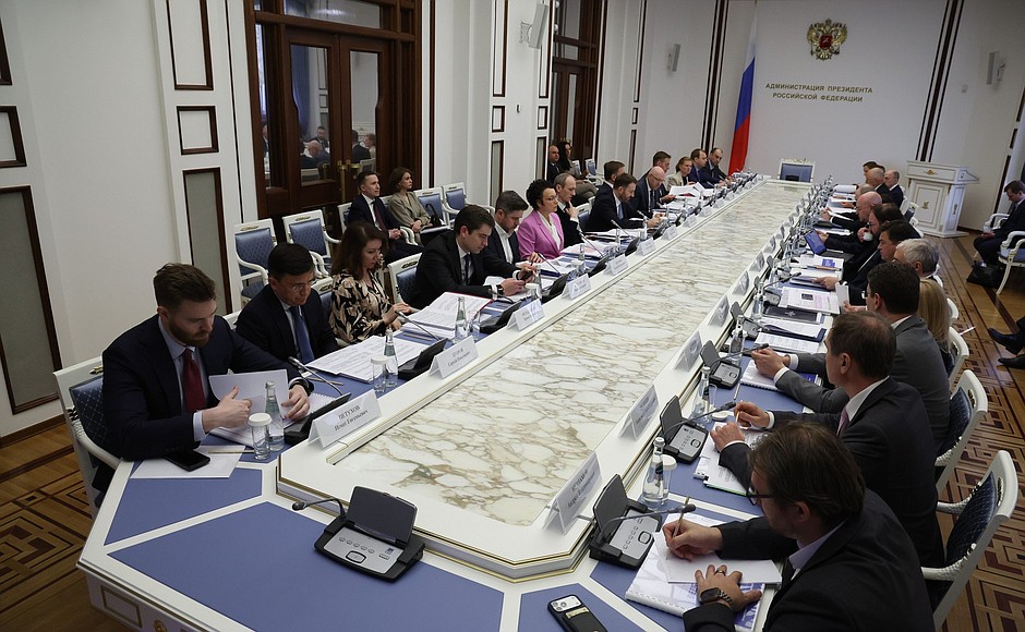 Под председательством заместителя Руководителя Администрации Президента Максима Орешкина и Заместителя Председателя Правительства – Руководителя Аппарата Правительства Дмитрия Григоренко состоялось первое заседание Комиссии по вопросам развития технологий искусственного интеллекта.