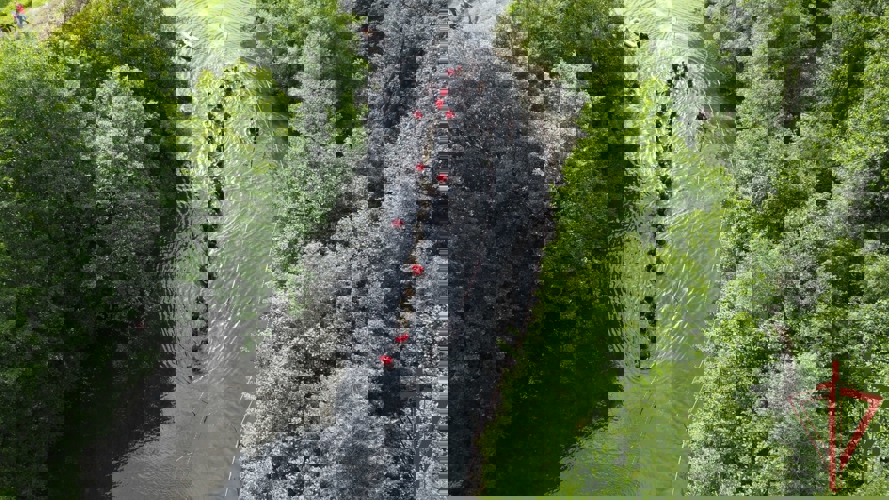 Генерал-полковник Юрий Яшин поздравил спецназовцев, которые успешно прошли квалификационное испытание на право ношения крапового берета (видео)