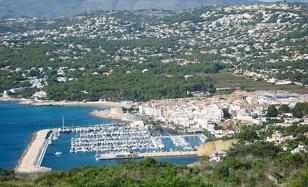 Вилла категории люкс с 5 спальнями и видом на море в 350 м от пляжа в Бениссе за 1 650 000 €