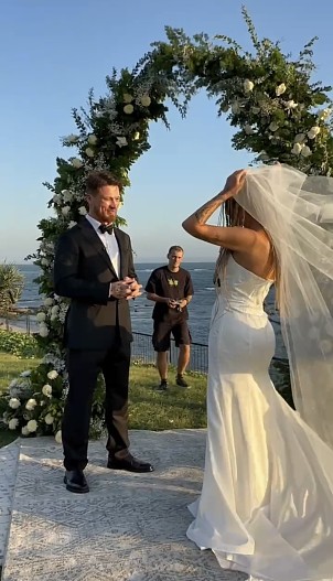 снова поженились