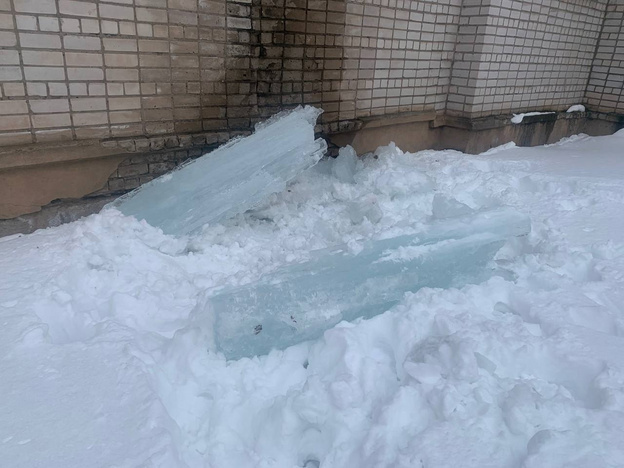 В Кирове замдиректора школы получил наказание за халатность, из-за которой пострадал ученик