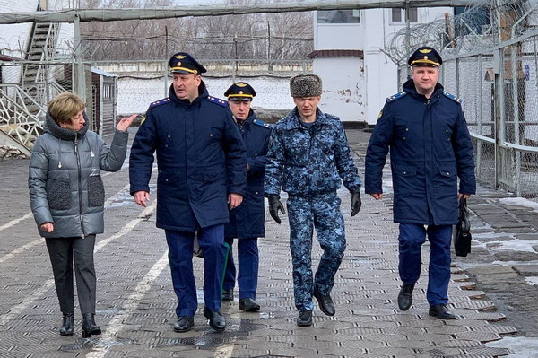 Прокурор Кемеровской области-Кузбасса Александр Блошкин и Уполномоченный по правам человека в регионе Зоя Волошина посетили ИК-22 