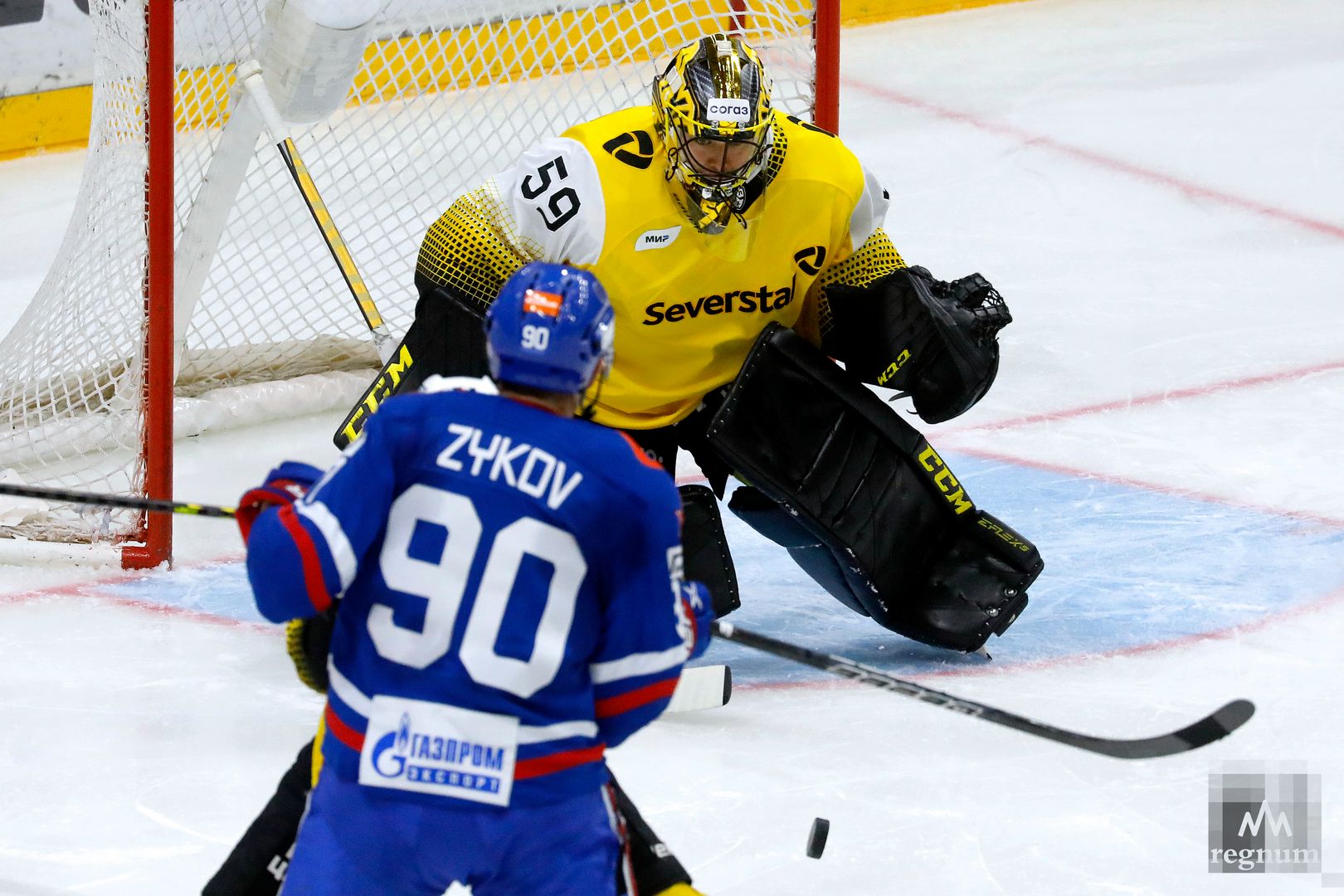 19 номер ска. Северсталь динамо москва. Северсталь ска 14 января. Фото хоккей с шайбой. Вратарь команды северсталь.
