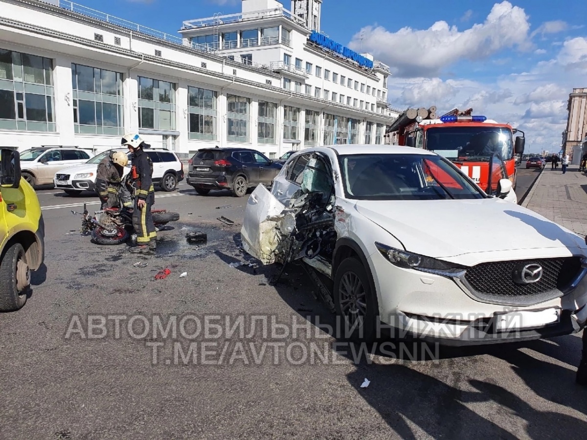 Авария мотоциклиста на набережной