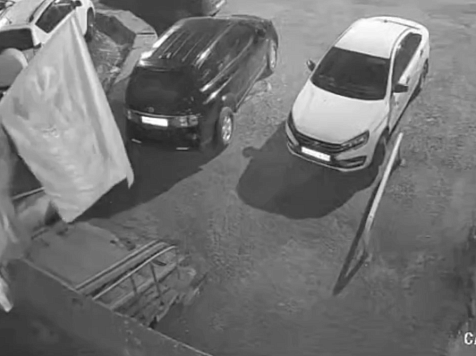 Бастрыкин поручил доложить о деле по осквернению Знамени Победы в Красноярске. Видео: СК Красноярского края
