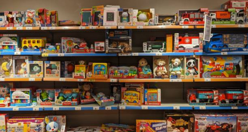 Пожароопасные и токсичные: Роскачество обнародовало черный список детских игрушек