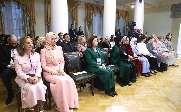 Встреча Председателя СФ Валентины Матвиенко с представителями отрасли легкой промышленности и креативных индустрий