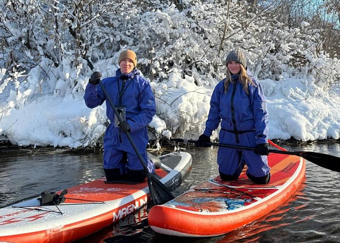 Челябинцы в мороз проложили самый живописный городской маршрут на сапбордах