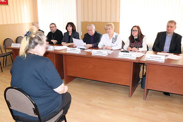 На базе колонии-поселения №8, расположенной в поселке Бородинский, состоялось выездное заседание областной комиссии по вопросам помилования