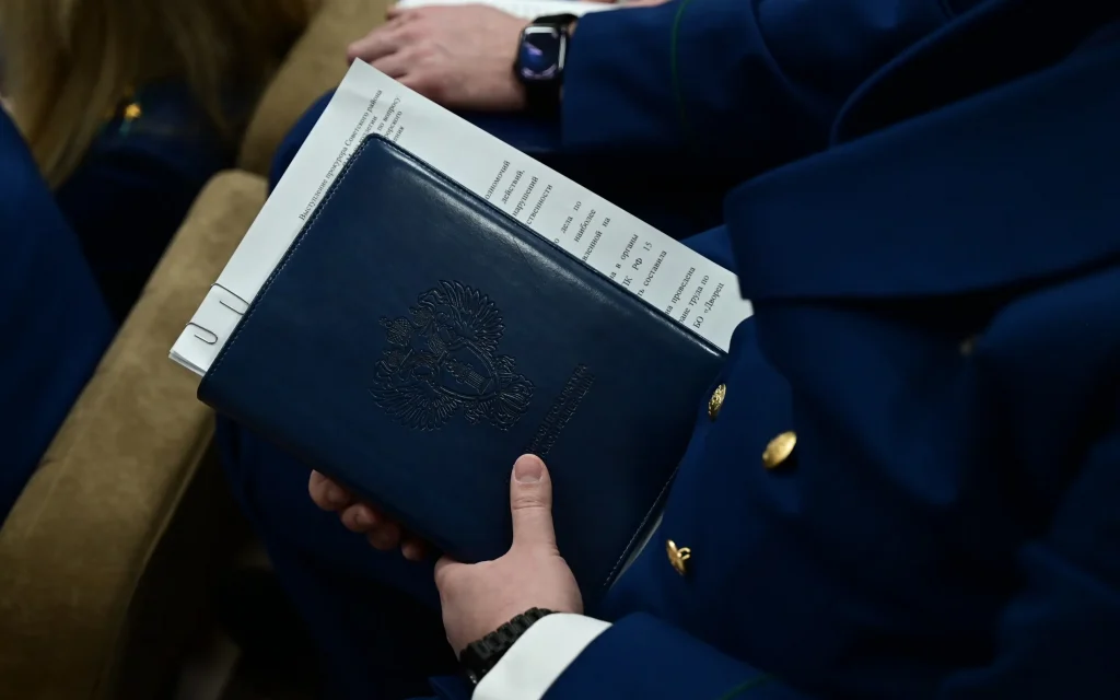 Прокуратура помогла 20-летней сироте выиграть сражение за жильё в Брянске