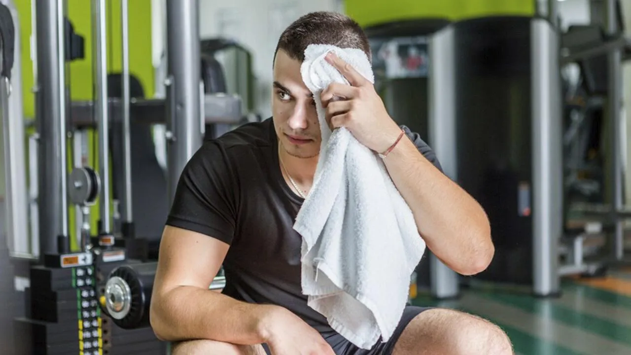 физические тренировки. новичок в тренажерном зале. тренировка спортсменов. фотосессия спортсменов. Crossfit open 2023.