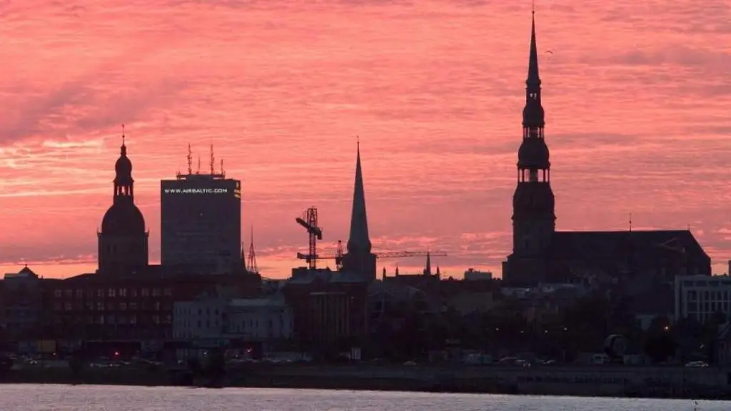 Латвия пустеет: за время независимости потеряна почти треть населения