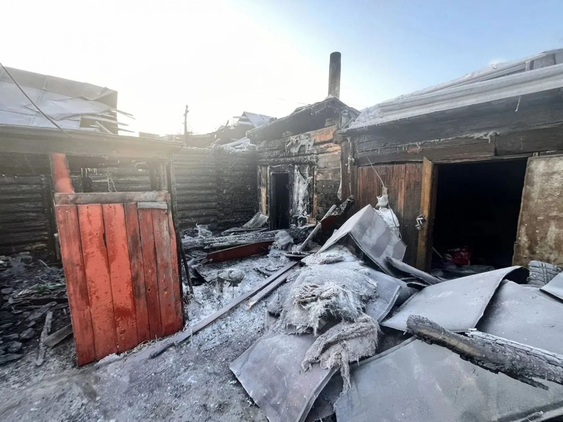 В Алтайском крае при пожаре в частном жилом доме погибли четыре человека