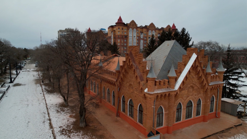 Бывшим торговым рядам «Мавритания» в Благовещенске возвращают исторический облик - gtrkamur.ru