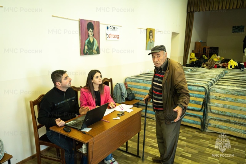 Российско-Армянский центр гуманитарного реагирования при поддержке МЧС России оказывает помощь переселенцам с Нагорного Карабаха