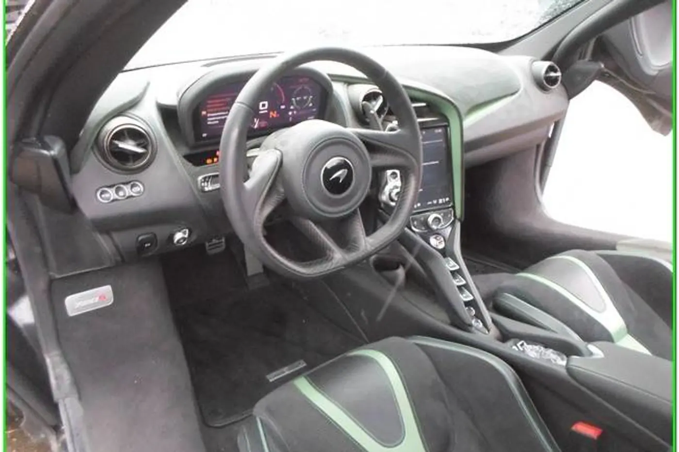 В Беларуси повторно продают конфискованный McLaren 720S Spider. Насколько подешевел?