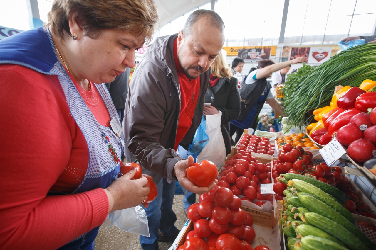 Рынок сельхозпродукции. Сельхоз рынок Тюмень. Тюменский рынок. Овощной базар Тюмень.