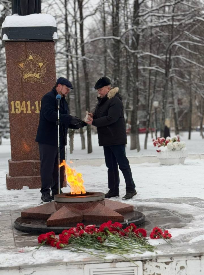 Председатель Костромского отделения РГО Дмитрий Шнур и глава г.Буй Игорь Ральников. Фото Костромское отделение РГО