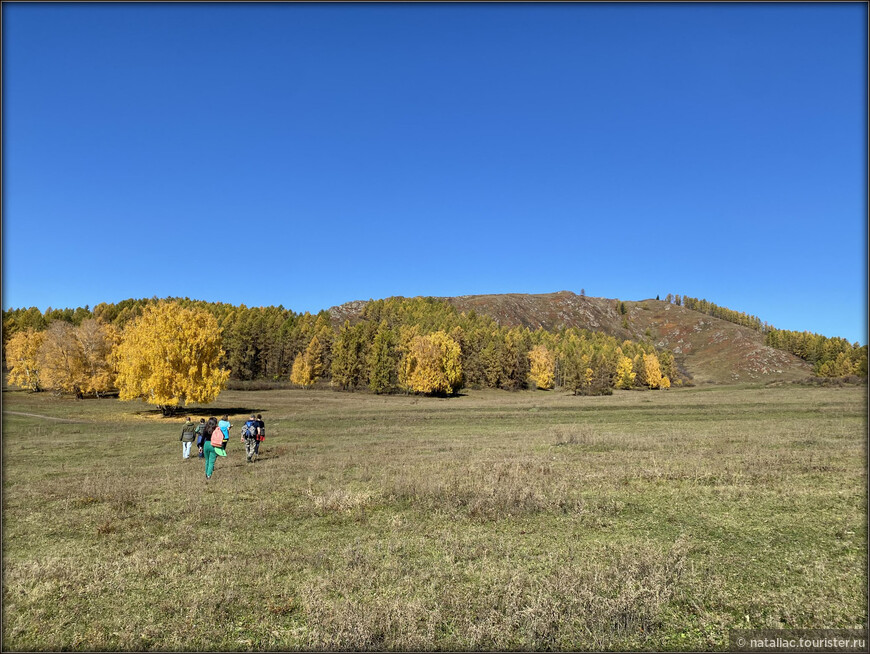 «Осенние краски Уймонской долины». Прощальный день: на гору Маяк с закрытыми глазами, посиделки на берегу Катуни и у костра в ночи 