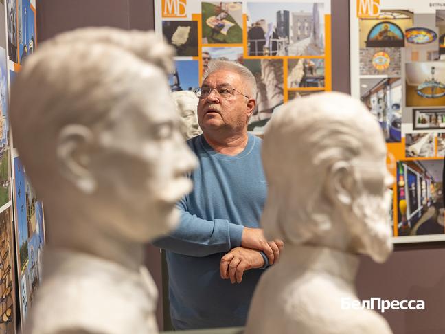 Мастер и город. В Белгородском художественном музее открылась выставка Максима Баранова - Изображение 