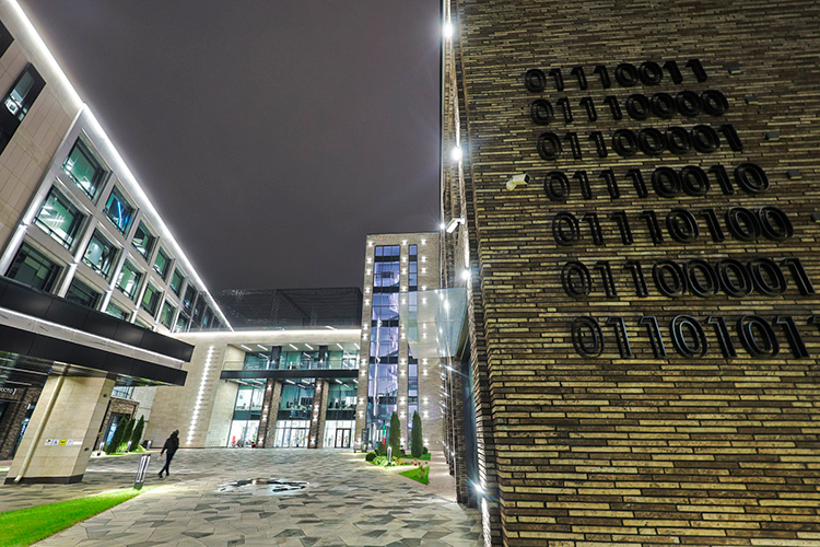 IT-park им. Б. Рамеева, благодаря которому о Валеевой узнала широкая профессиональная общественность, — и вовсе ее, так сказать, архитектурный дебют