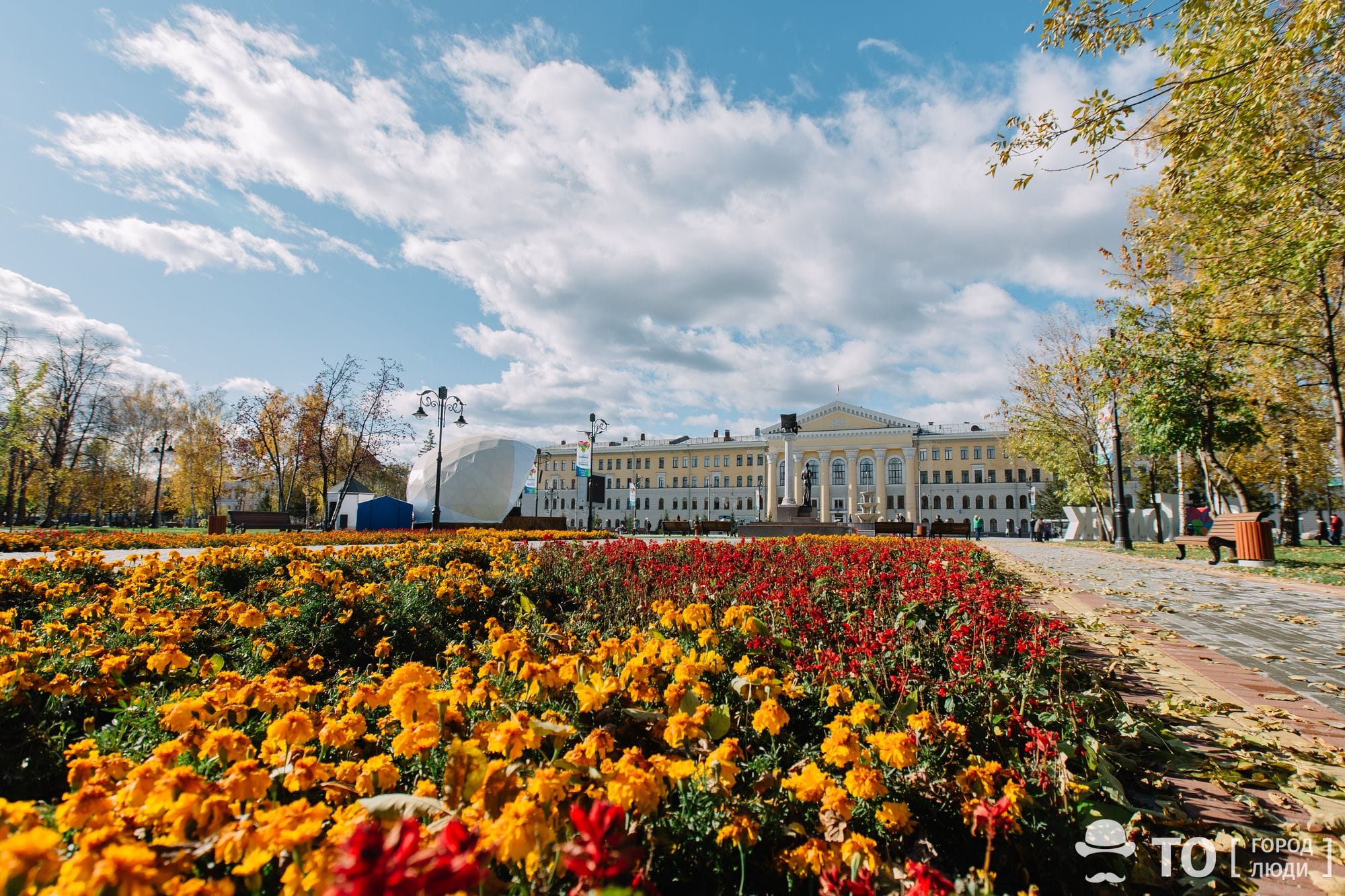 томск примечательности. памятник чехову, томск. новособорная площадь томск лето. томск центр города. юлия тарасова томск.