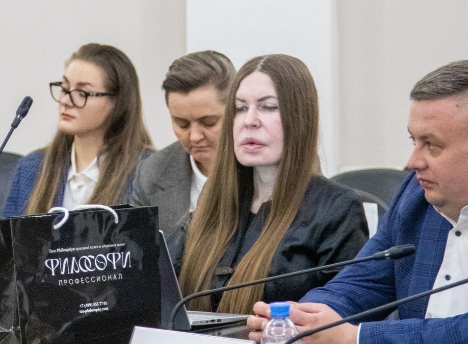 В ТПП РФ обсудили новый закон о запрете рекламы эзотериков в соцсетях