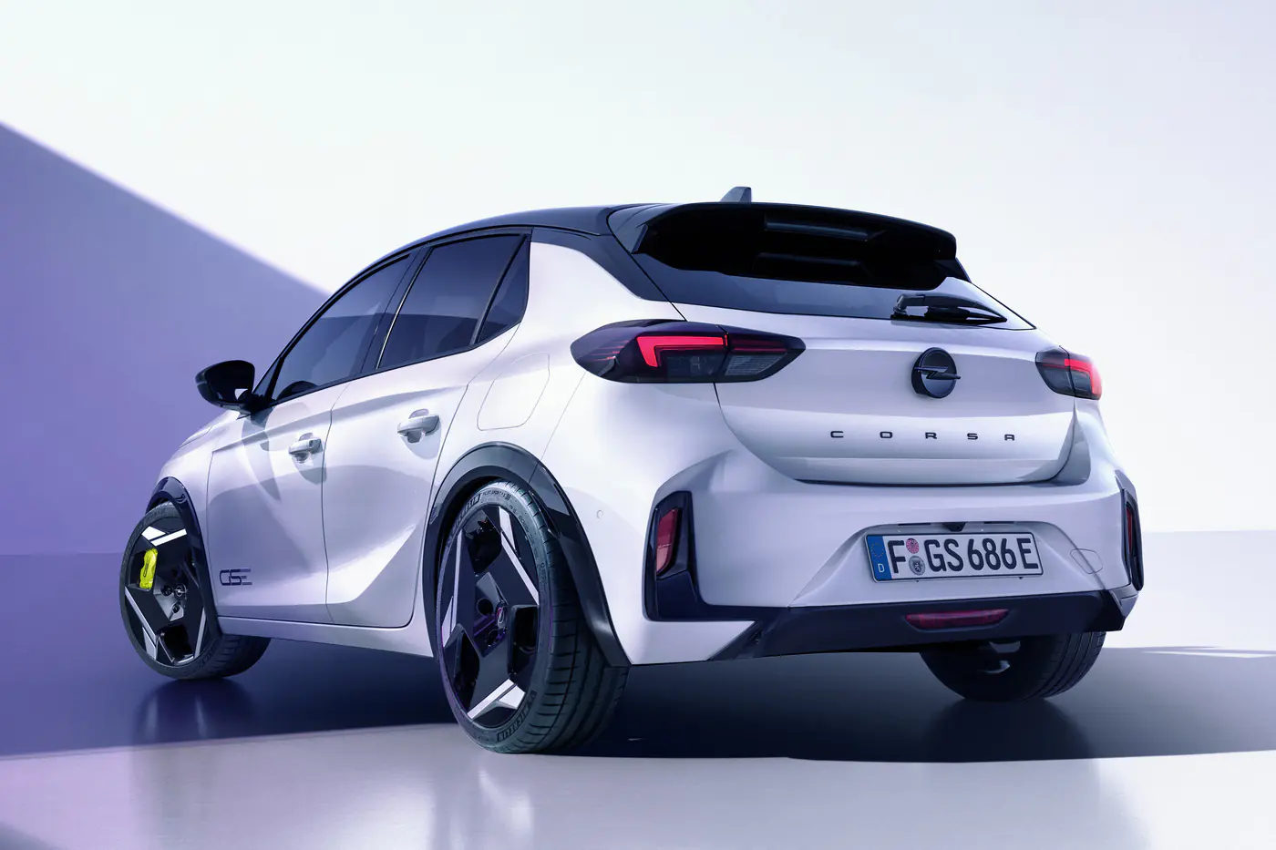 Самый динамичный Opel: первые подробности о Corsa GSE