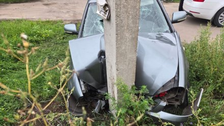 В Воронеже три человека пострадали в ночном ДТП