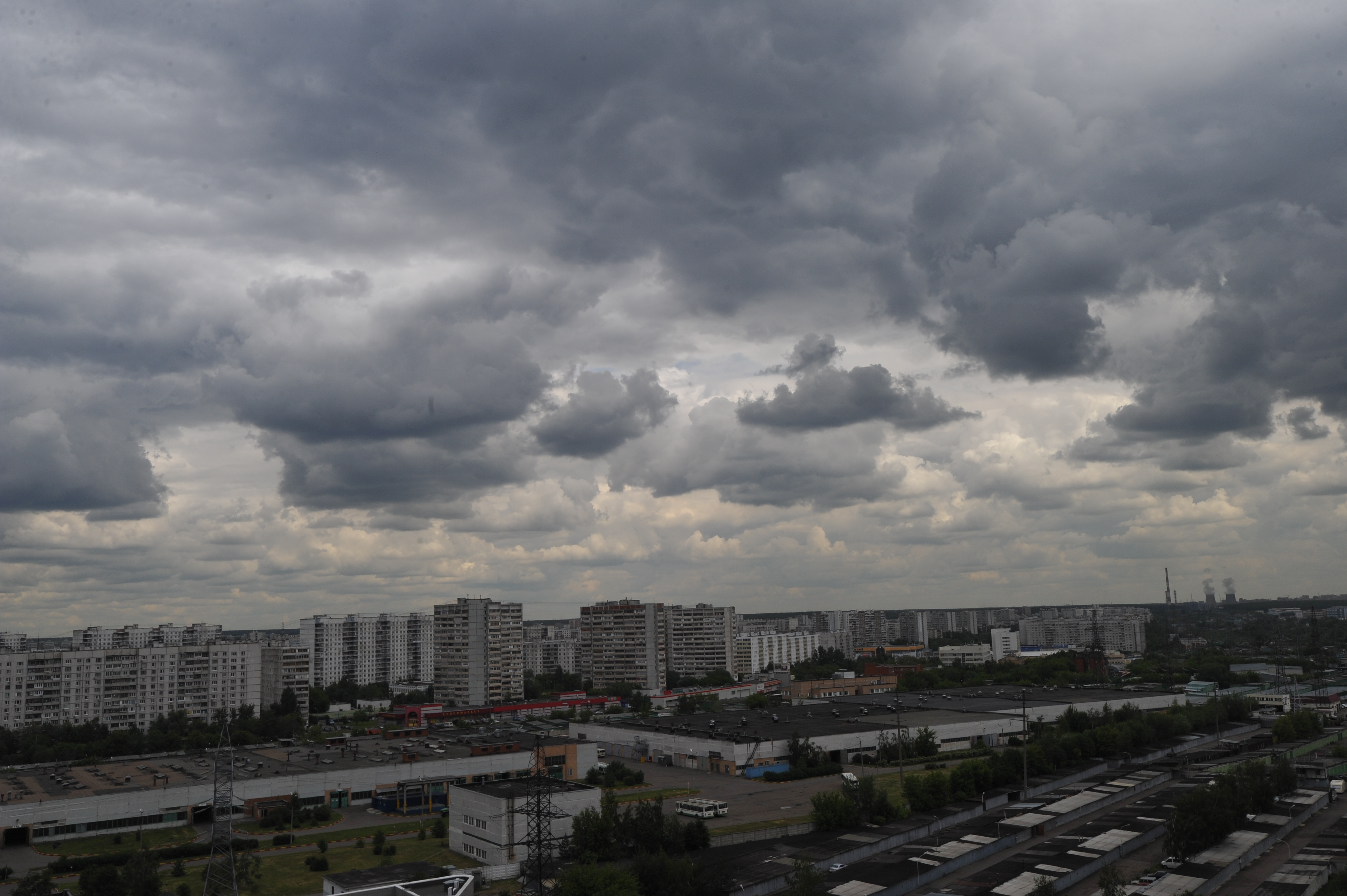 пасмурный день в городе