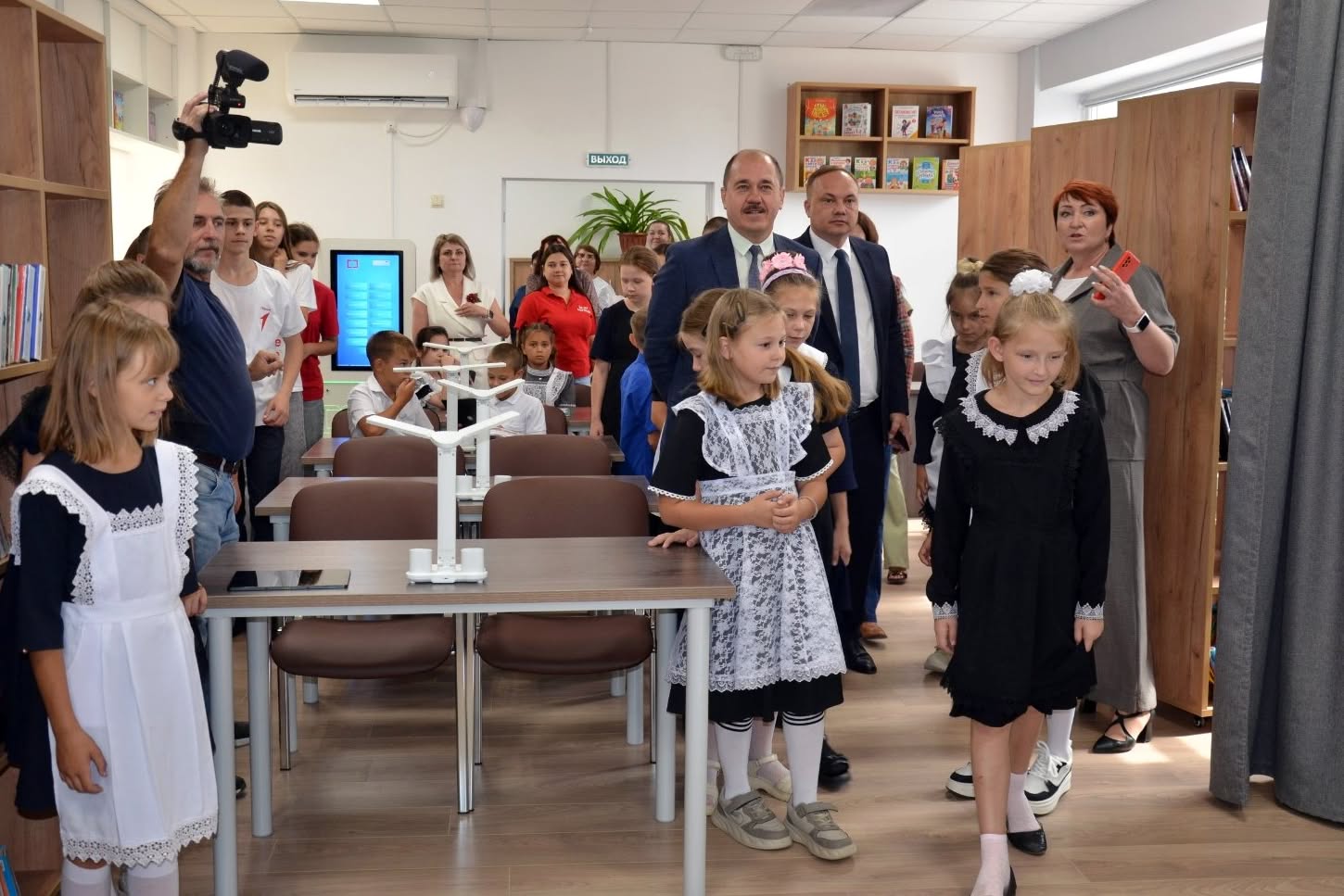 Открытие модельной библиотеки в Боковском районе
