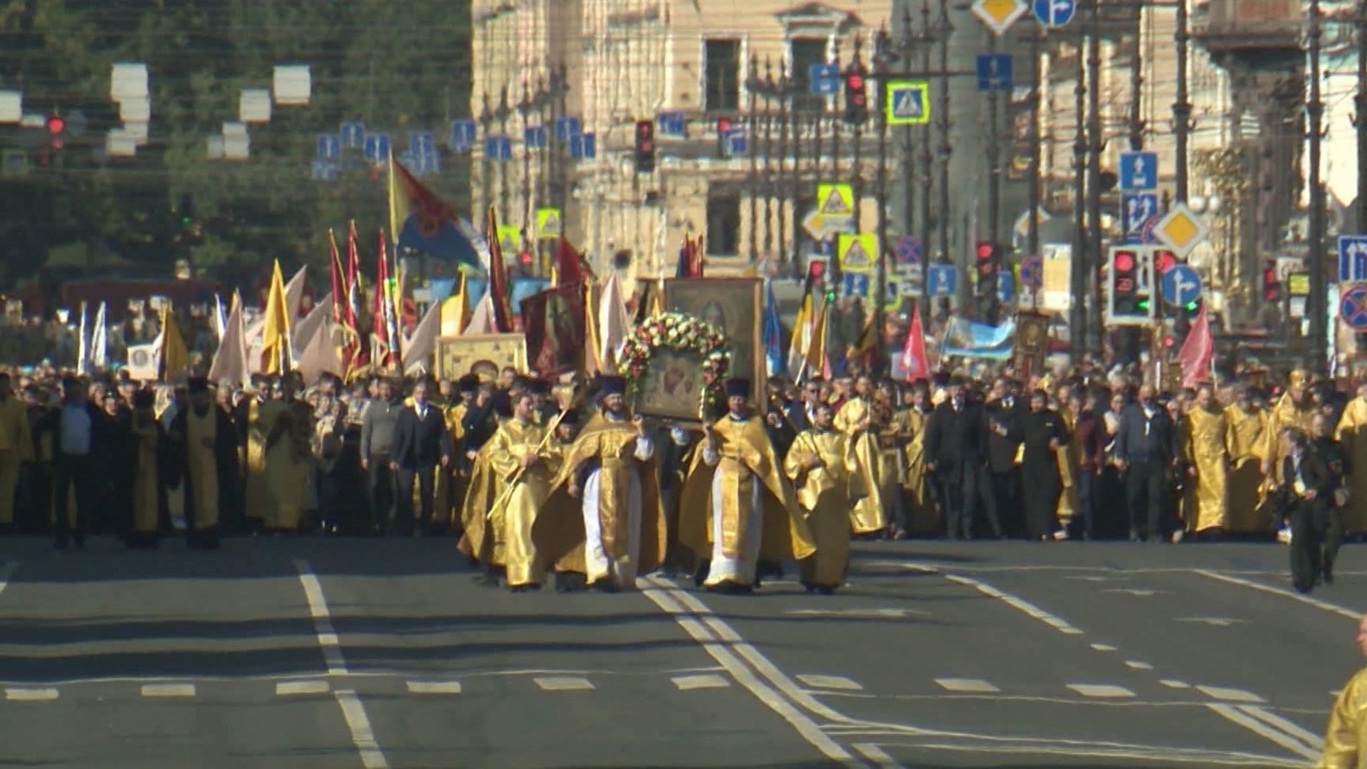 Питер Невский проспект крестный ход