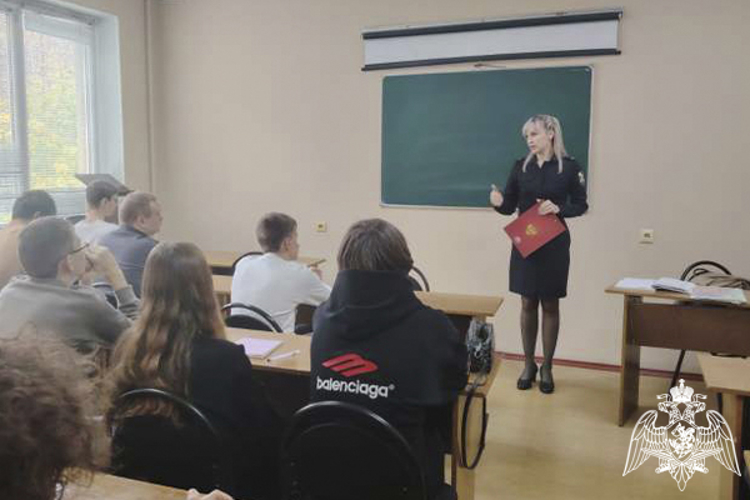 На Ставрополье росгвардейцы провели уроки Мужества для молодежи