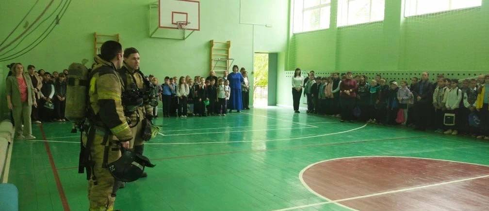 Тревога в школе №6: комплексное учение МЧС и школы по эвакуации и поиску ребенка