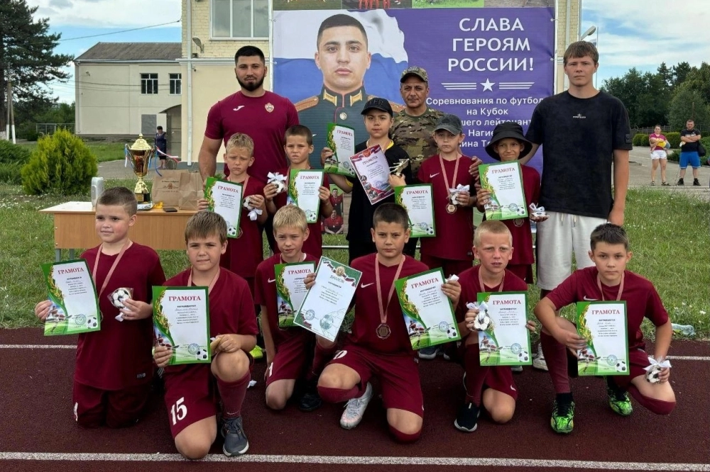 В честь Эльчина Нагиева, посмертно удостоенного ордена Мужества, в школе проходят соревнования.