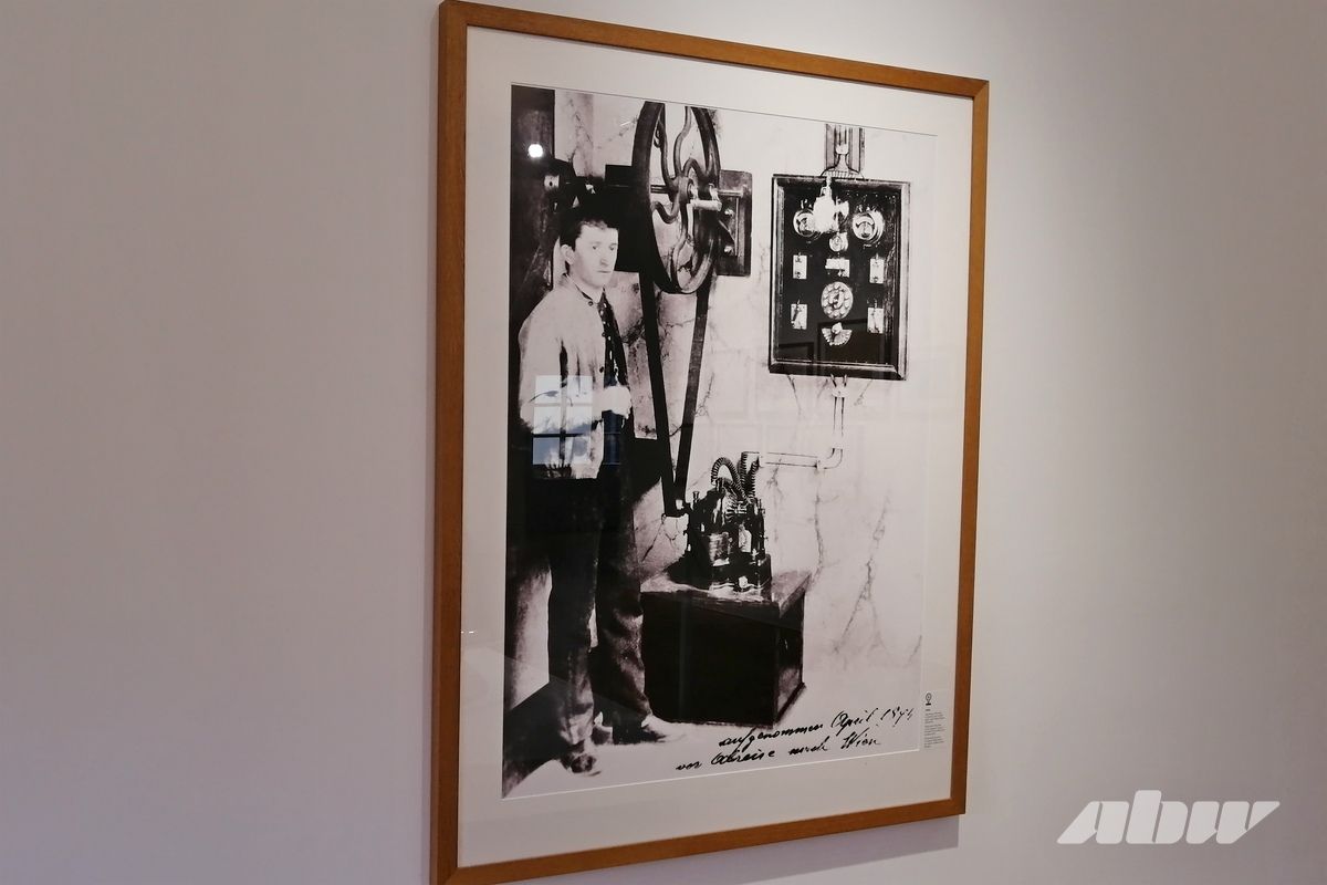 От экспериментов с электричеством до Volkswagen Beetle: 150 лет со дня рождения Фердинанда Порше