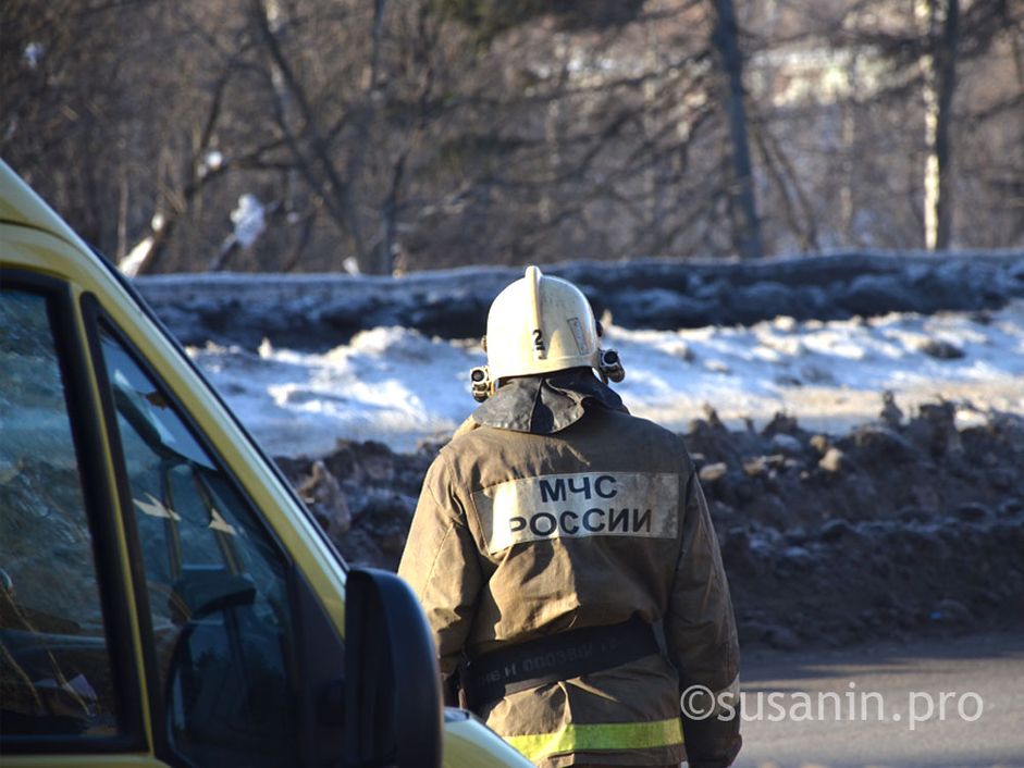 На улице Пойма в Ижевске загорелся склад