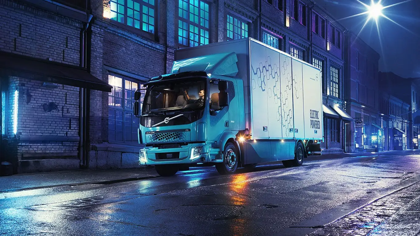 Транспорт завтрашнего дня: Volvo выпустила идеальный электрогрузовик для современных городов