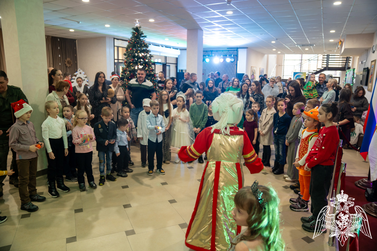 В Краснодаре дети росгвардейцев отправились в «Новогоднее путешествие»