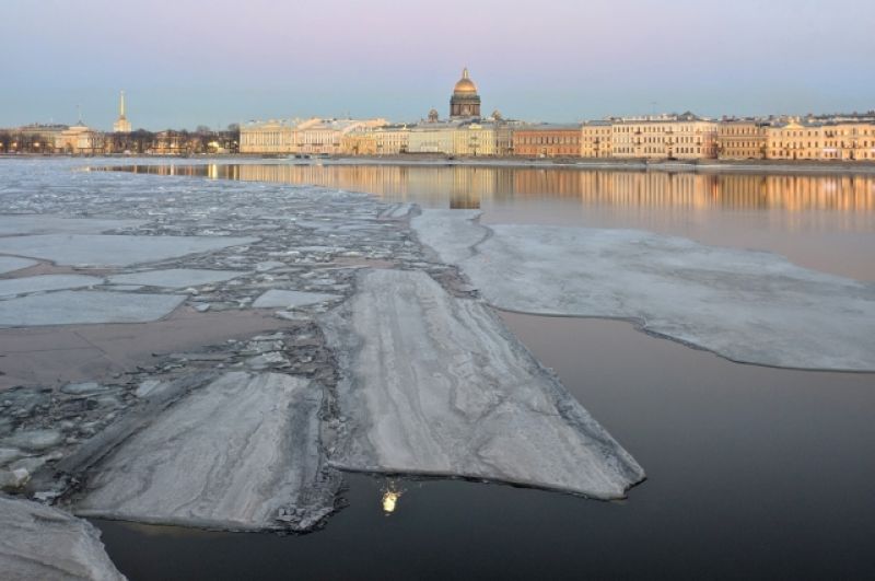 Лед байкала 2022. Большое голоустное байкал зимой пузырьки. Когда сойдет лед. Ледоход на оке 2023 муром. Когда сойдет лед.