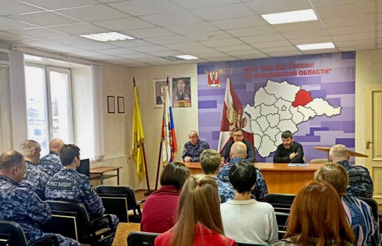 В Ярославле росгвардейцев посетил духовный наставник
