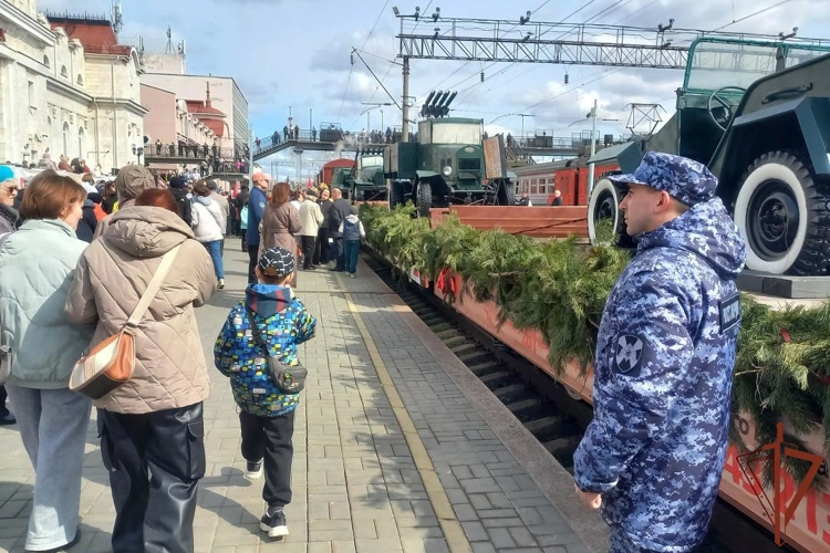 В Удмуртии росгвардейцы обеспечили безопасность во время прибытия «Поезда Победы» (видео)