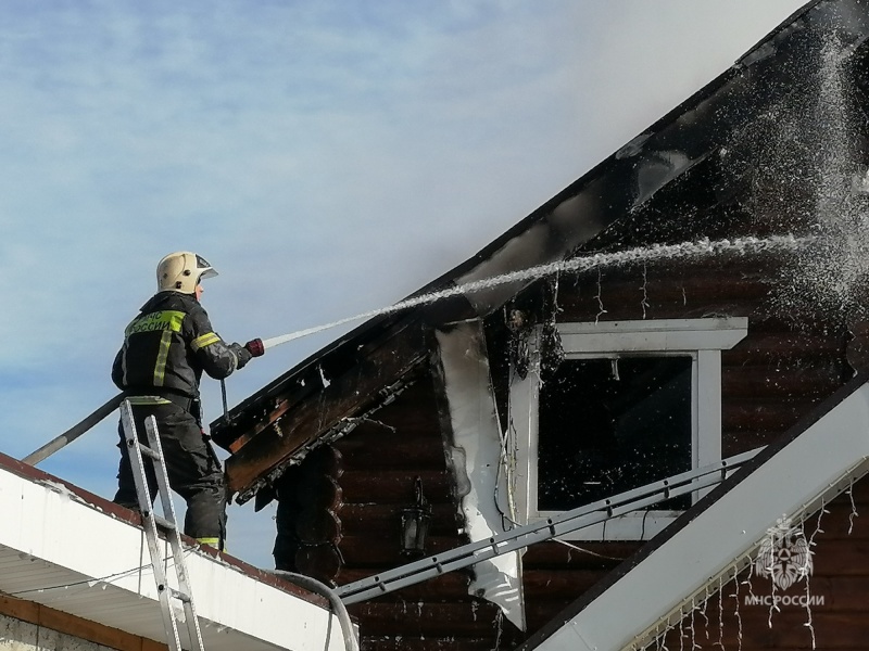 В Тюменском округе ликвидирован пожар в жилом доме