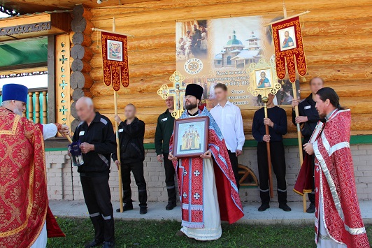 Служба в церкви фото